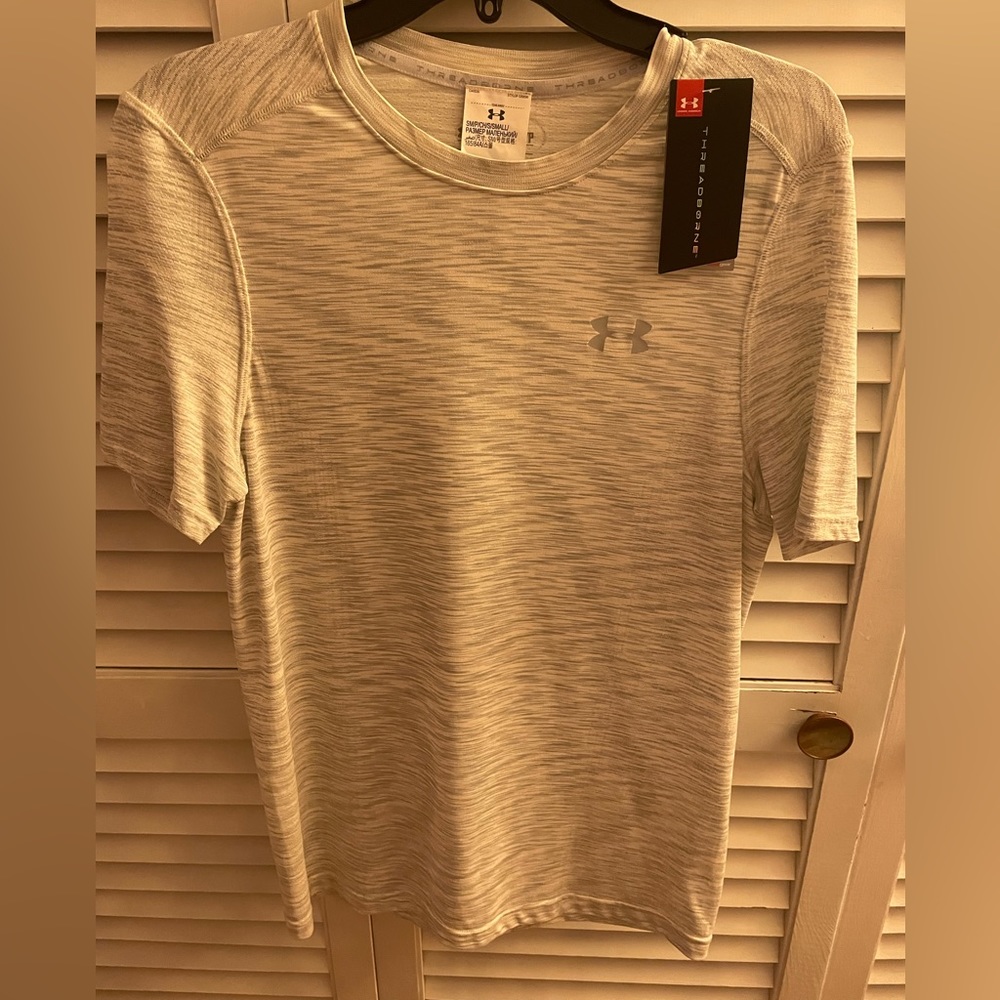 NEW Mens Under Armour Tshirt